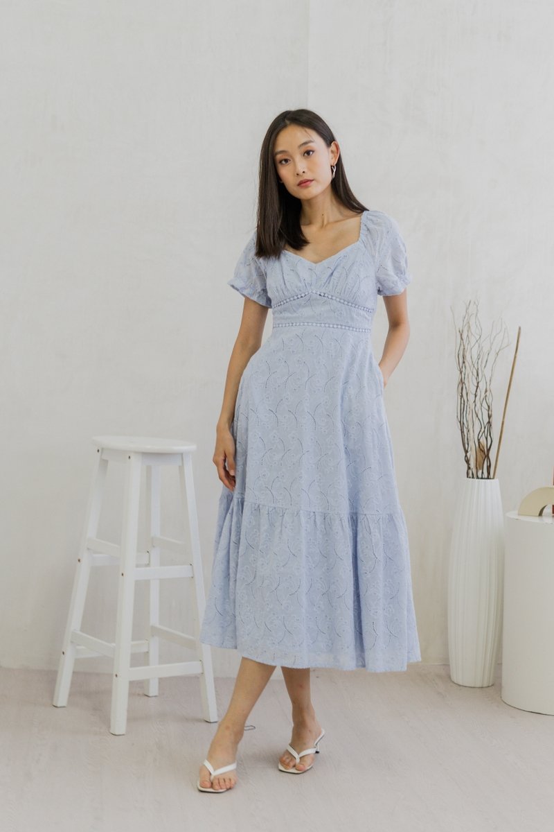 Jill Eyelet Sleeve Maxi Dress In Blue (XS)