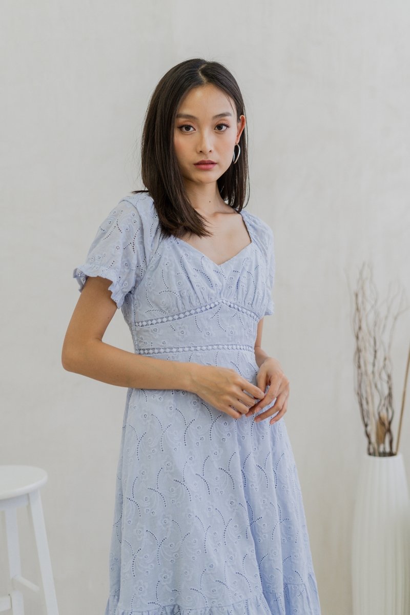 Jill Eyelet Sleeve Maxi Dress In Blue (XS)