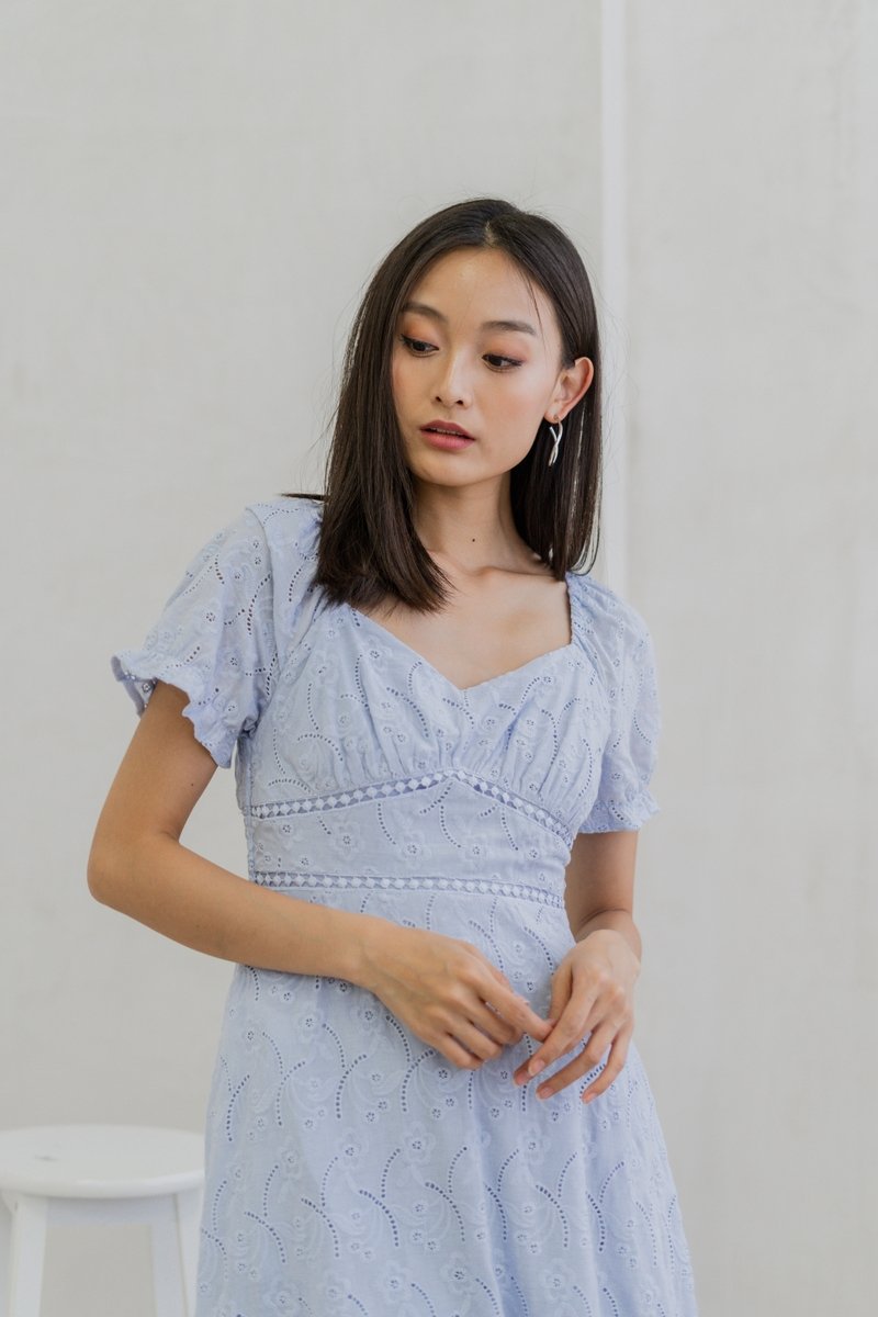 Jill Eyelet Sleeve Maxi Dress In Blue (XS)