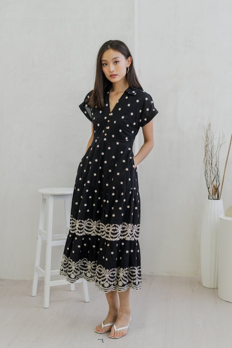 Safia Floral Embroidered Collared Maxi Dress In Black (XS)
