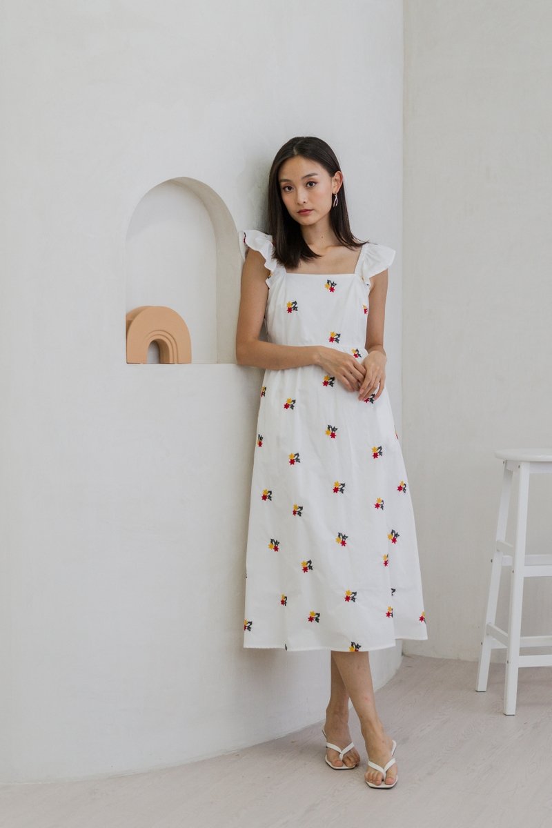 Layana Embroidered Ruffle Maxi Dress In White (XS)
