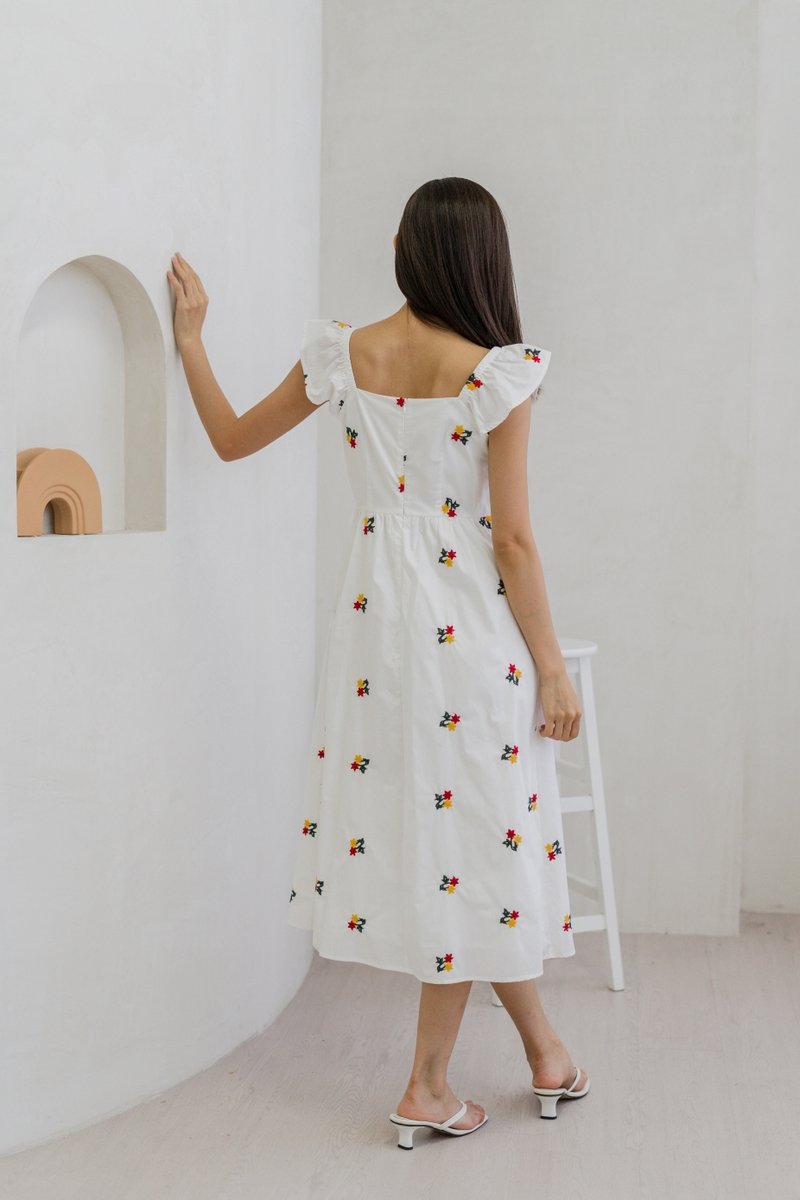 Layana Embroidered Ruffle Maxi Dress In White (XS)