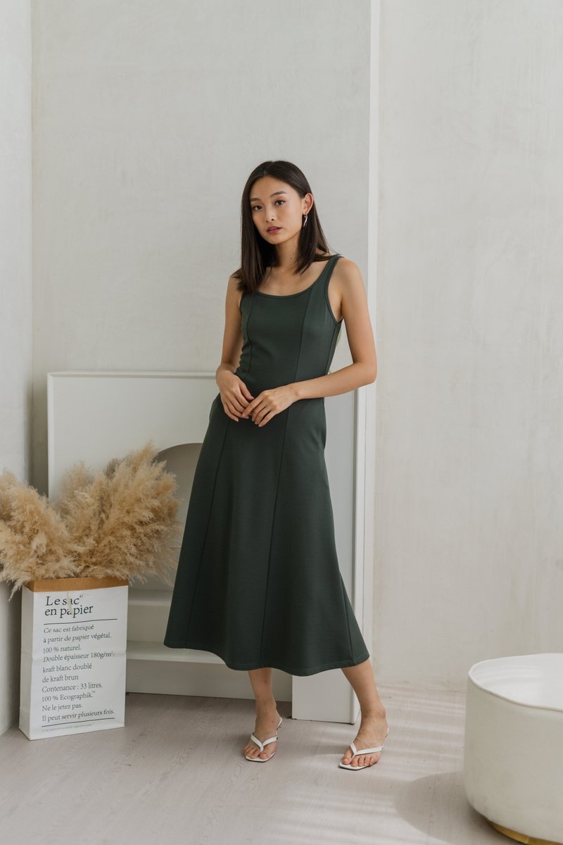 Ausha Panel Midi Dress In Olive Green