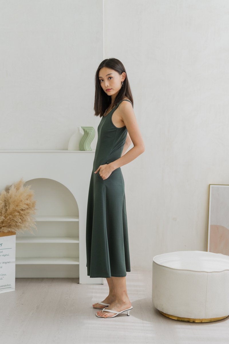 Ausha Panel Midi Dress In Olive Green