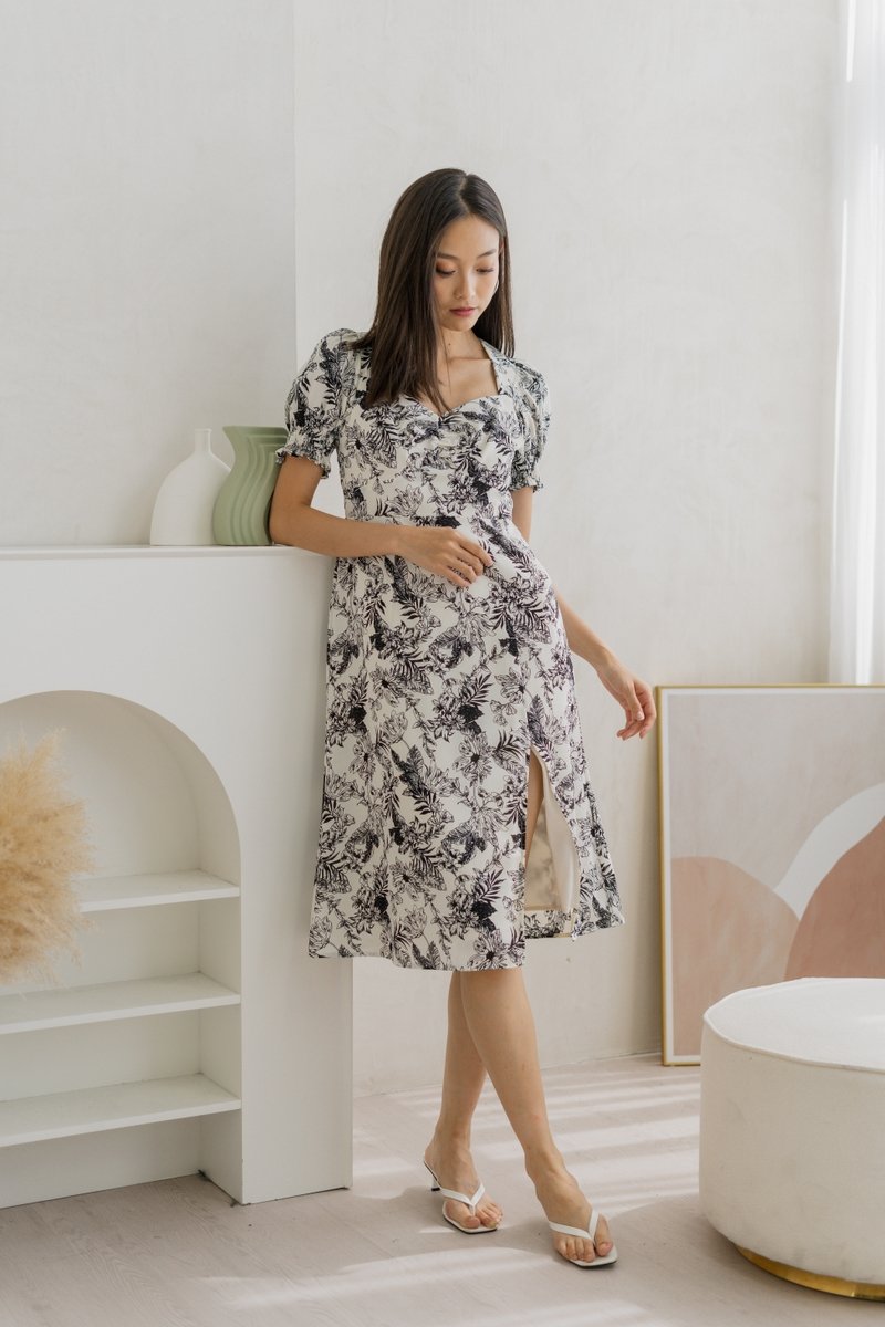 Macie Printed Floral Midi Dress In Black (XS)