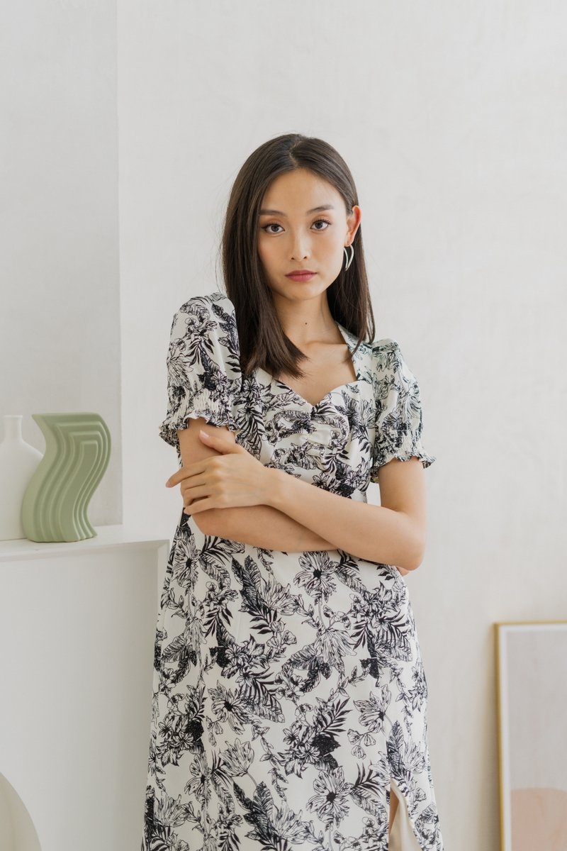 Macie Printed Floral Midi Dress In Black (XS)