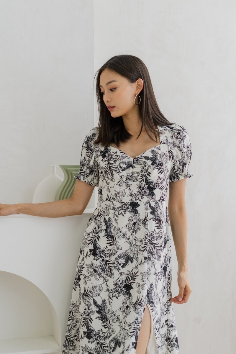 Macie Printed Floral Midi Dress In Black (XS)