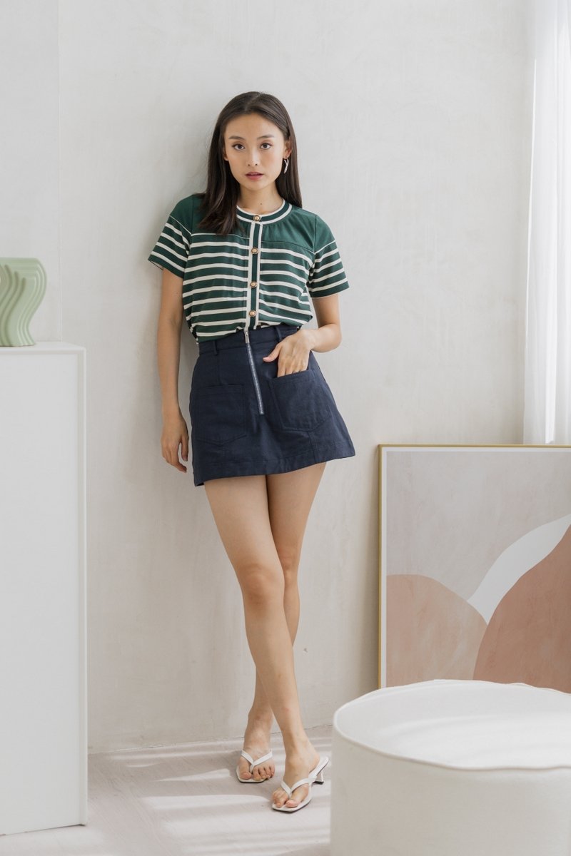 Alivia Front Zipper Denim Skorts in Navy