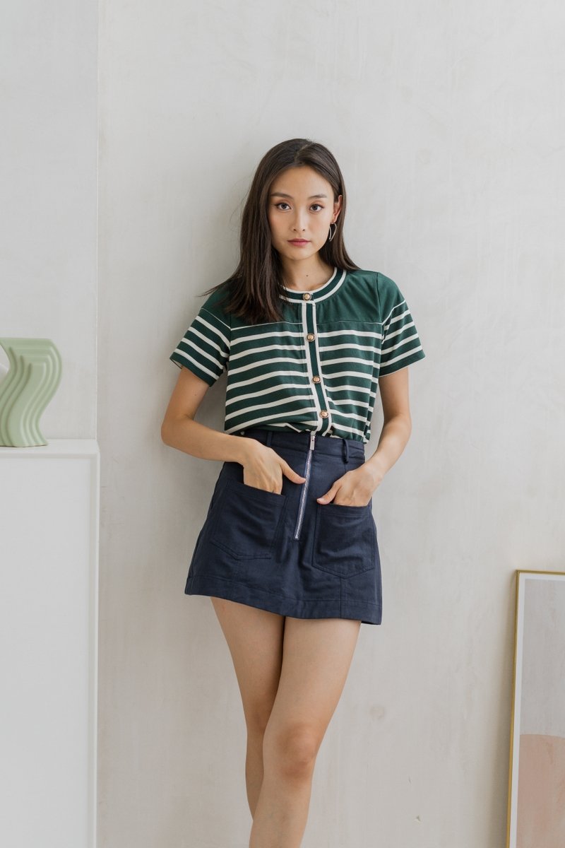 Alivia Front Zipper Denim Skorts in Navy