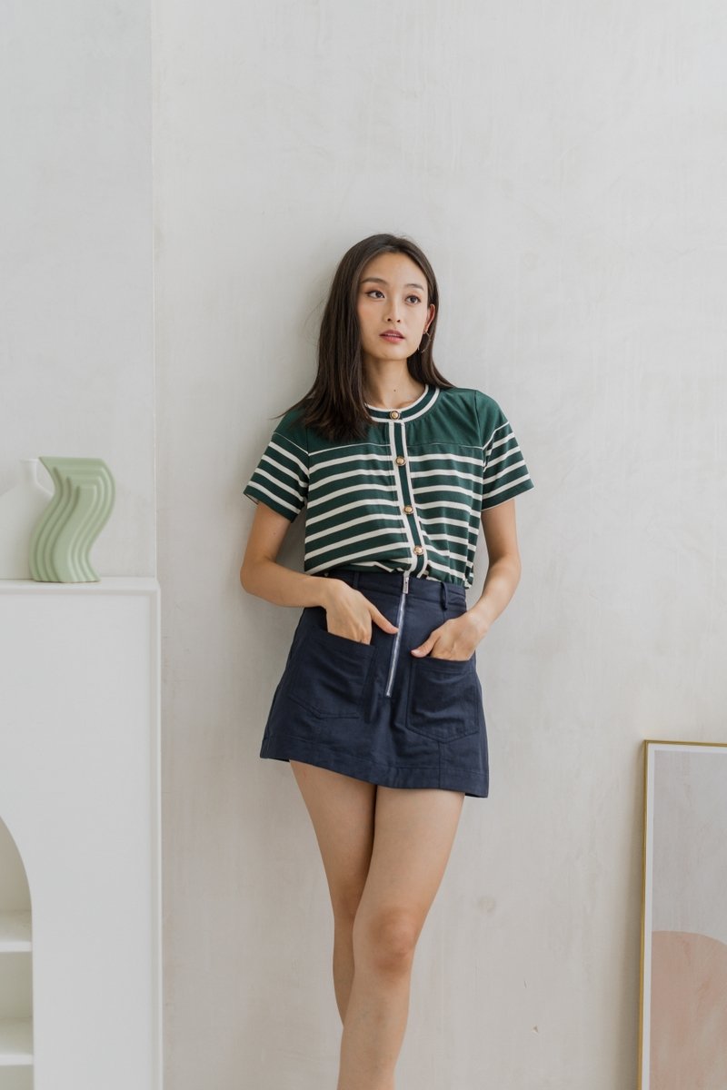 Alivia Front Zipper Denim Skorts in Navy
