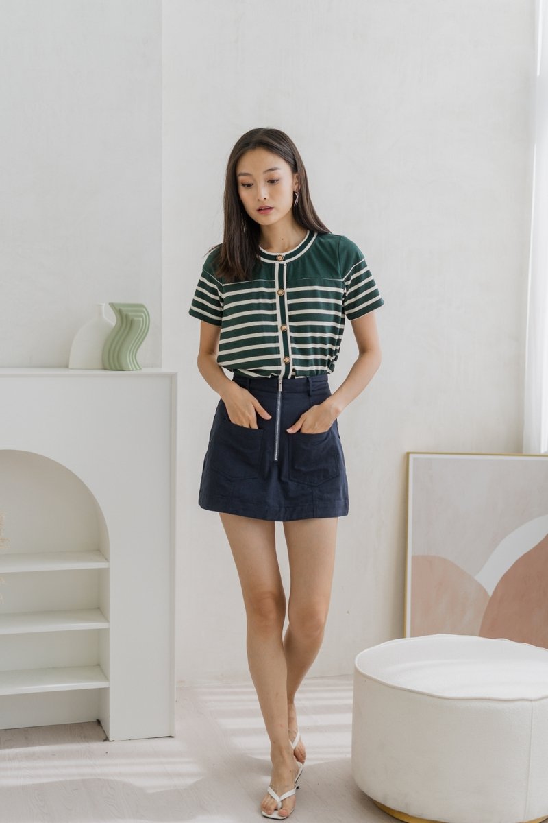Alivia Front Zipper Denim Skorts in Navy