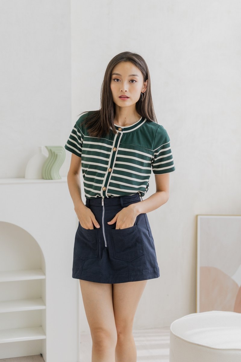 Alivia Front Zipper Denim Skorts in Navy