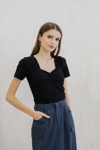 Yuka Ribbed Padded Sweetheart Top In Black (XS)