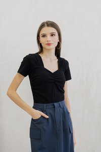 Yuka Ribbed Padded Sweetheart Top In Black (XS)