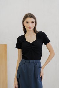 Yuka Ribbed Padded Sweetheart Top In Black (XS)