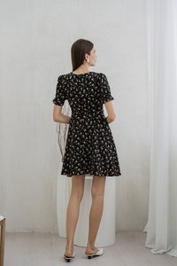 Aeris Printed Floral Flared Dress In Black (XS)