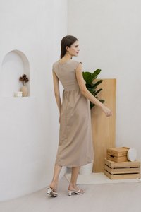 Julane Mixed Fabric Maxi Dress In Khaki (XS)