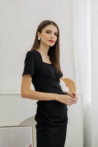Jayda Padded Open Back Midi Dress In Black (XS)
