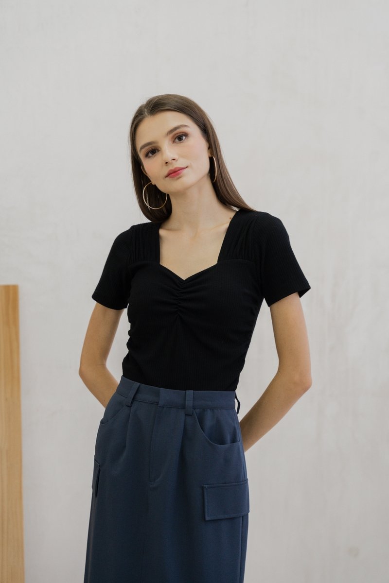 Yuka Ribbed Padded Sweetheart Top In Black (XS)