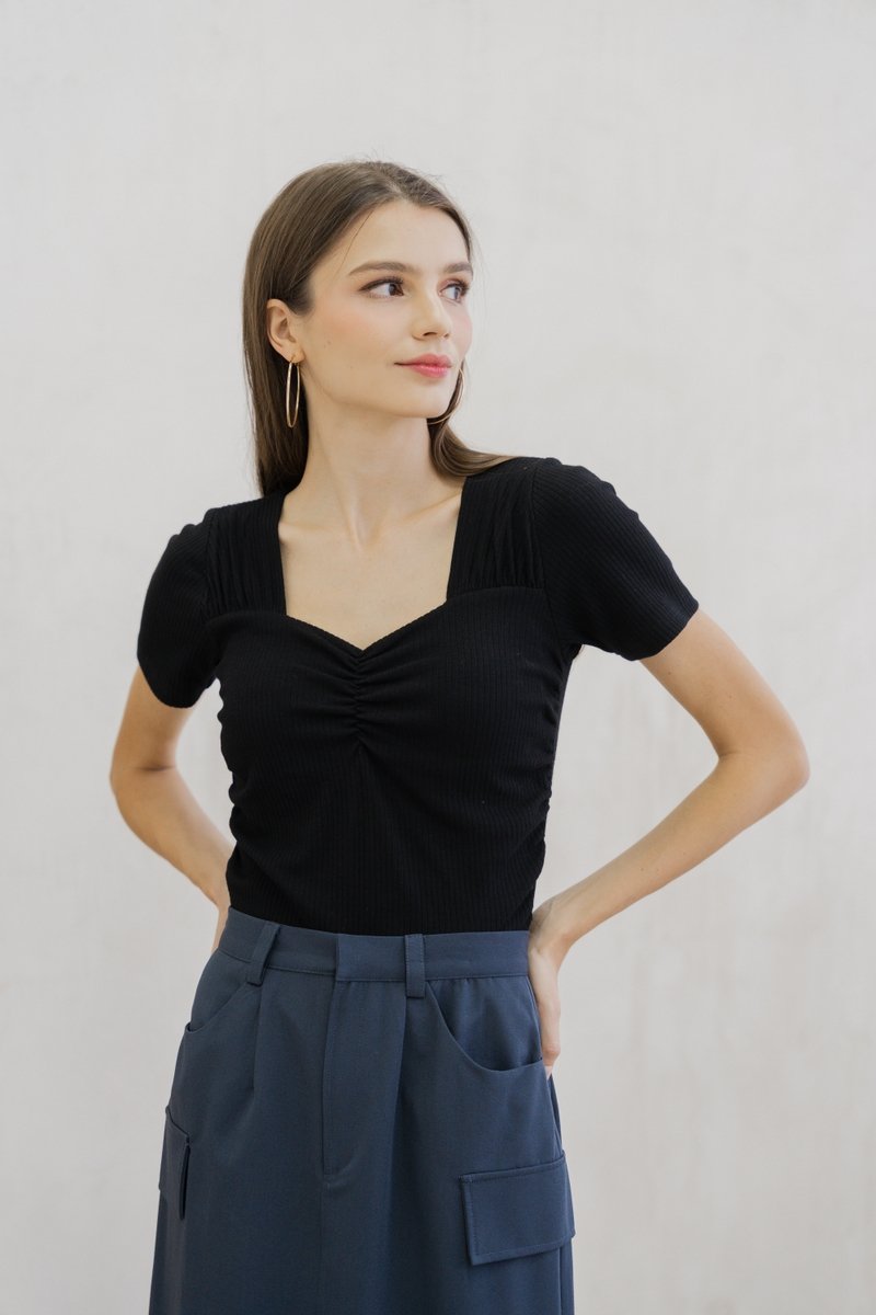Yuka Ribbed Padded Sweetheart Top In Black (XS)