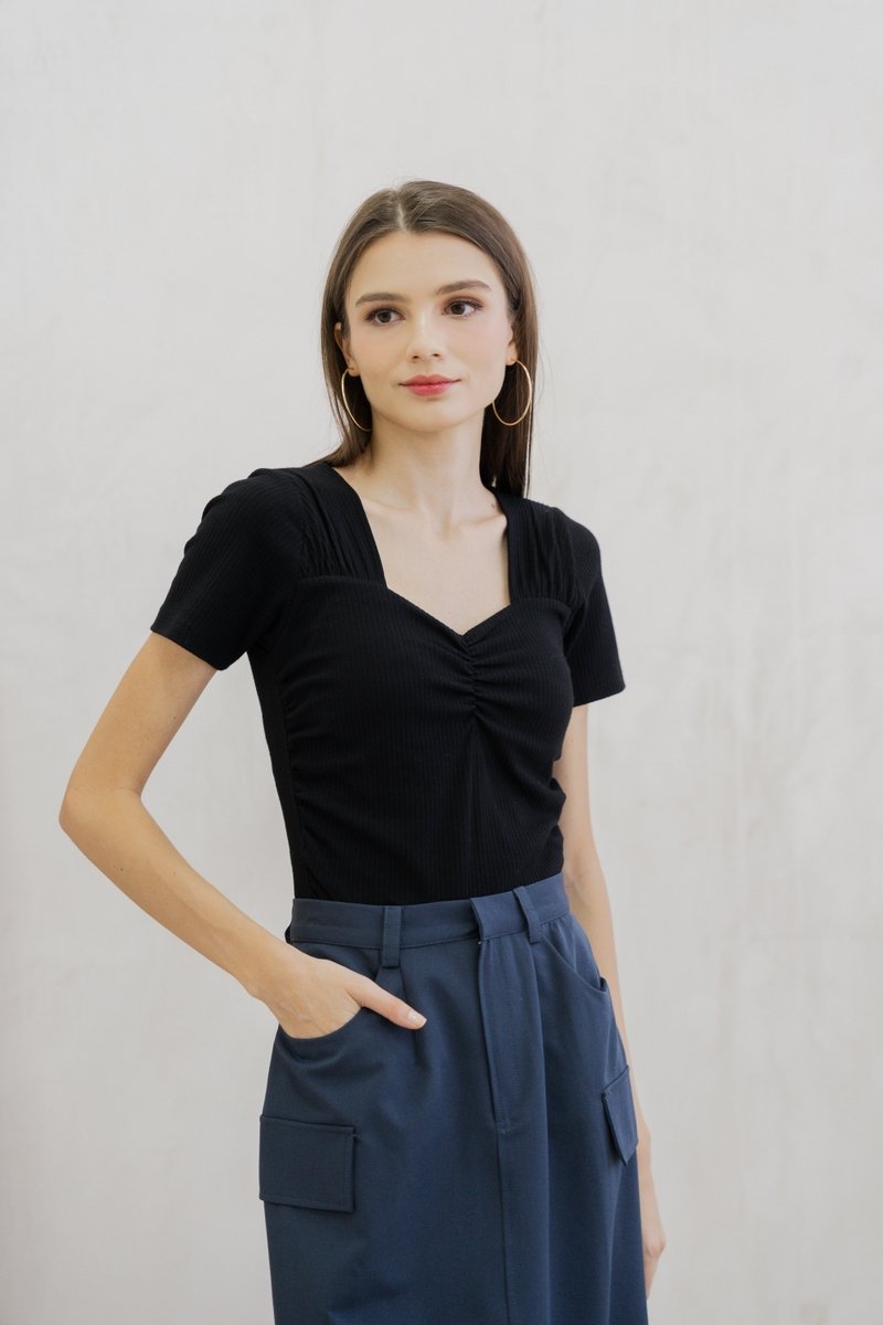 Yuka Ribbed Padded Sweetheart Top In Black (XS)