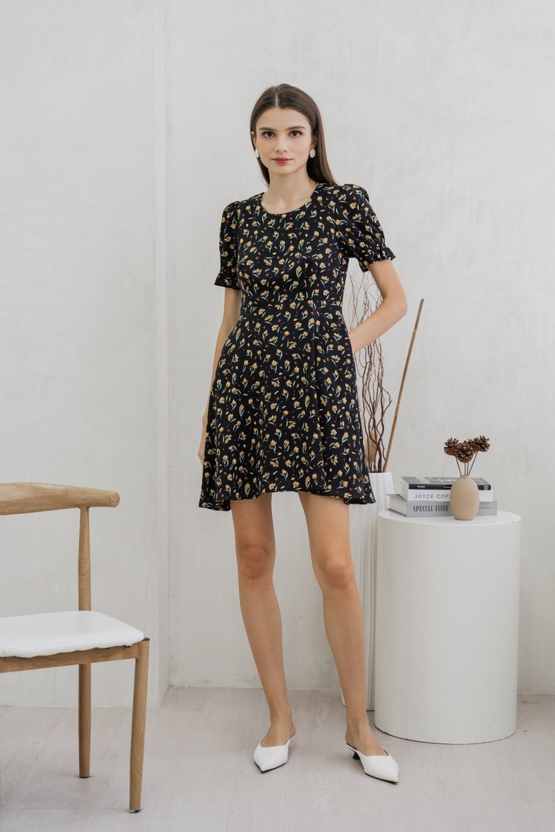 Aeris Printed Floral Flared Dress In Black (XS)