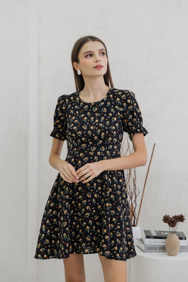 Aeris Printed Floral Flared Dress In Black (XS)