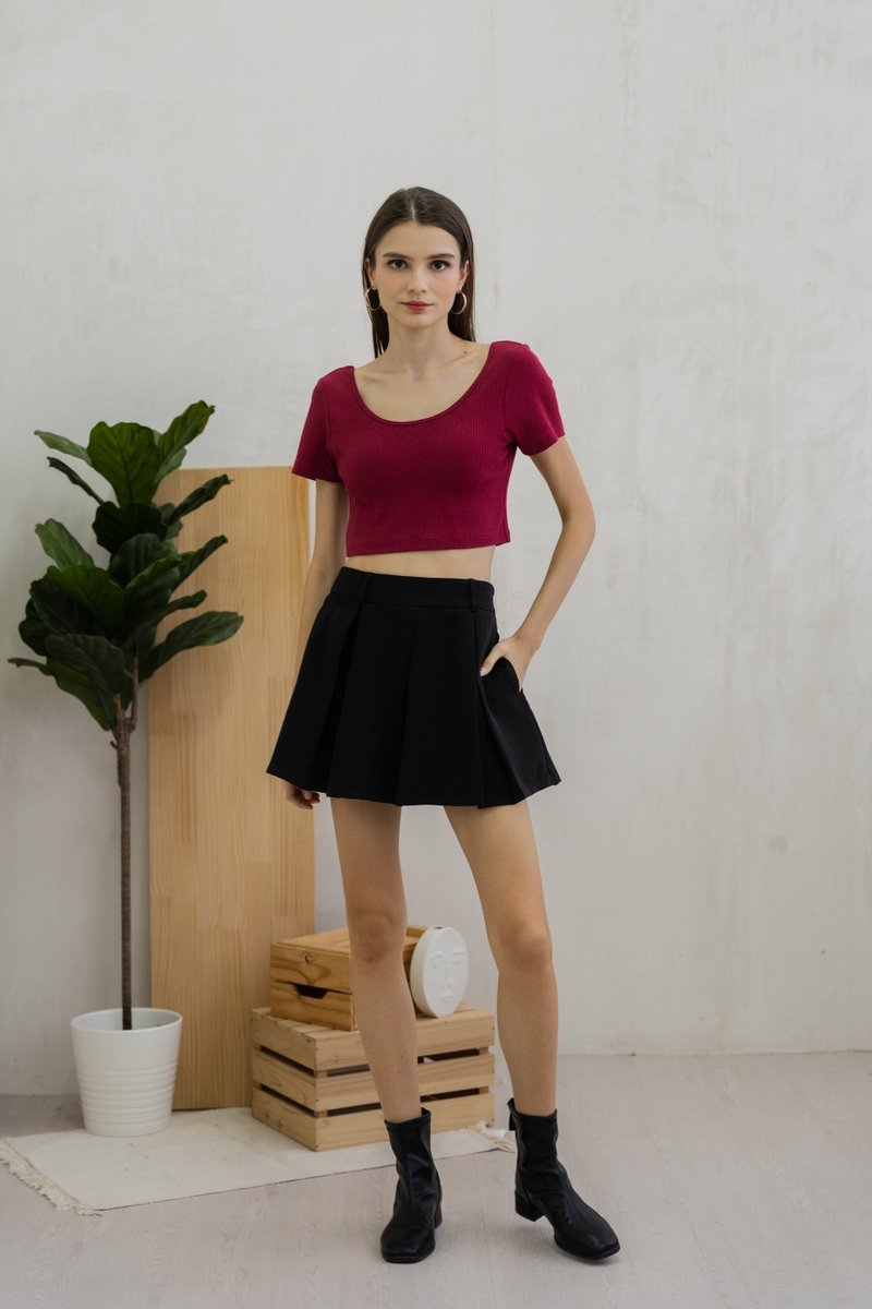 Acacia Ribbed Padded Crop Top In Wine