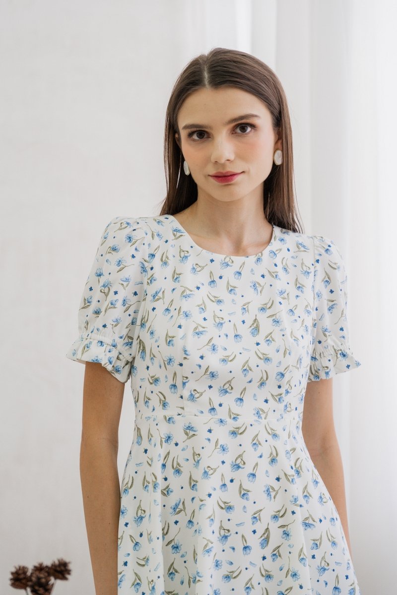 Aeris Printed Floral Flared Dress In White (XS)