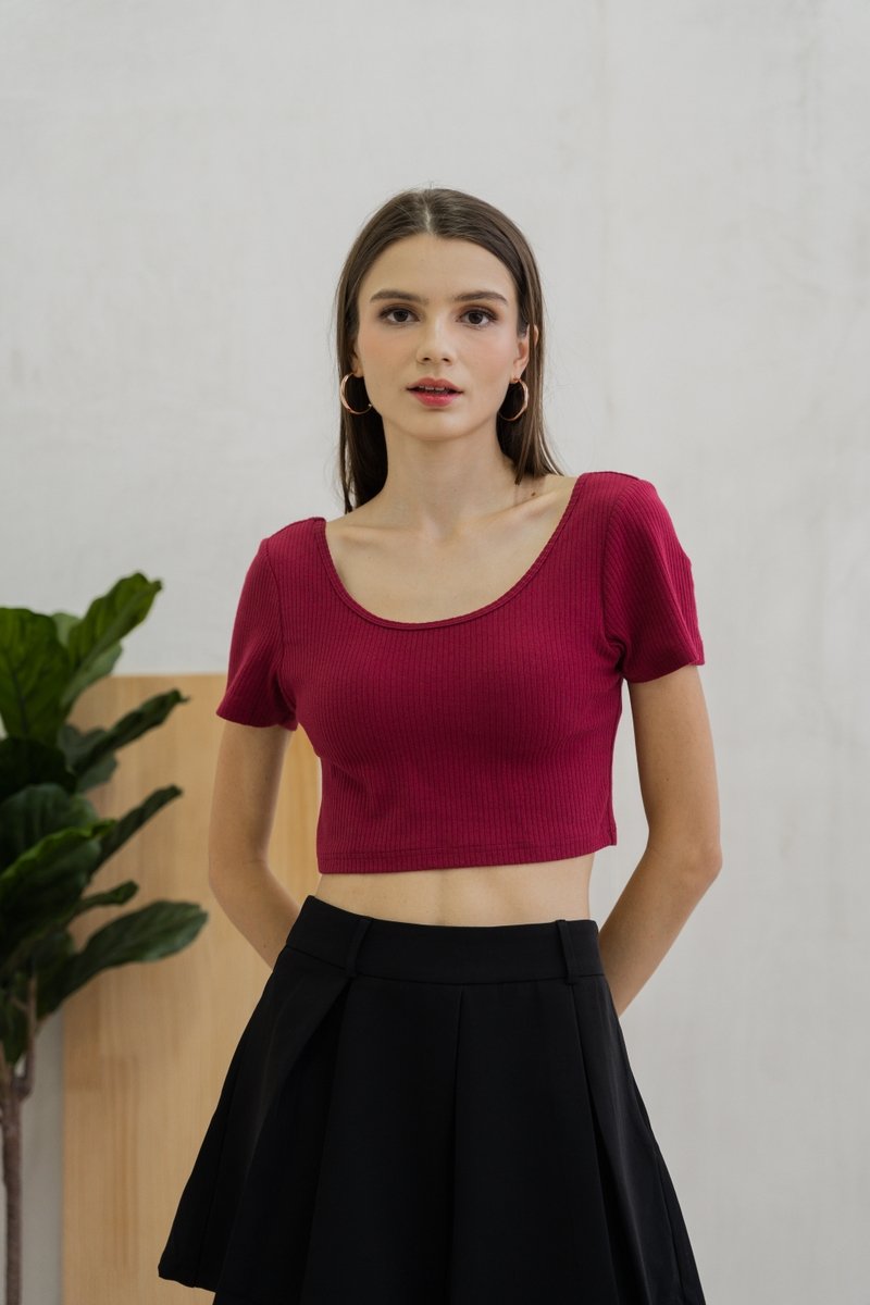 Acacia Ribbed Padded Crop Top In Wine