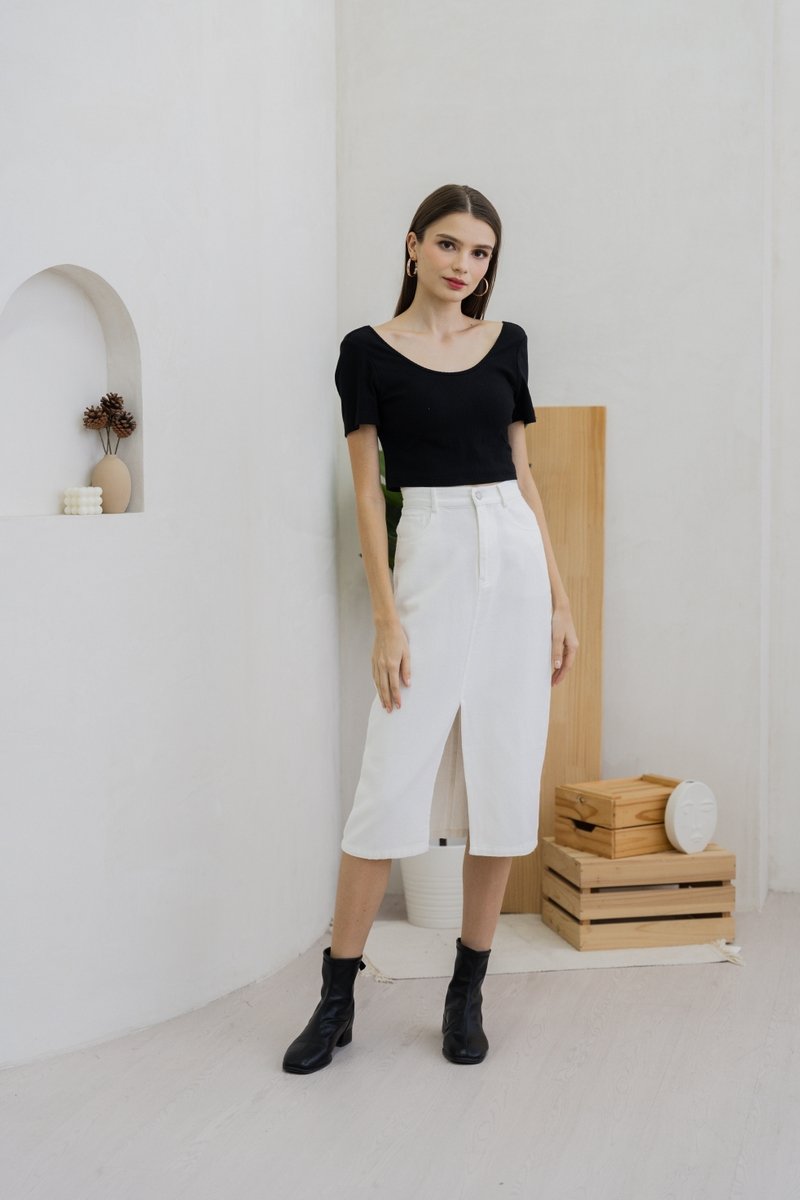 Acacia Ribbed Padded Crop Top In Black