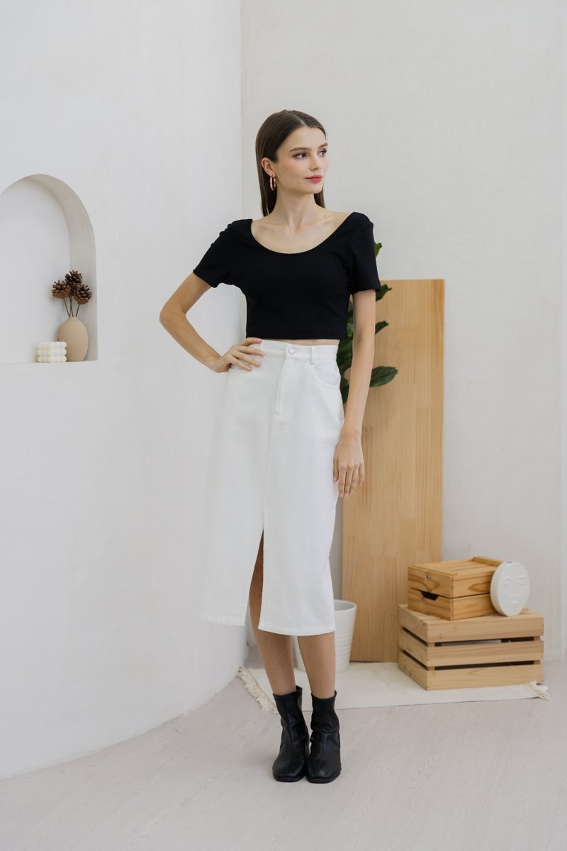 Acacia Ribbed Padded Crop Top In Black