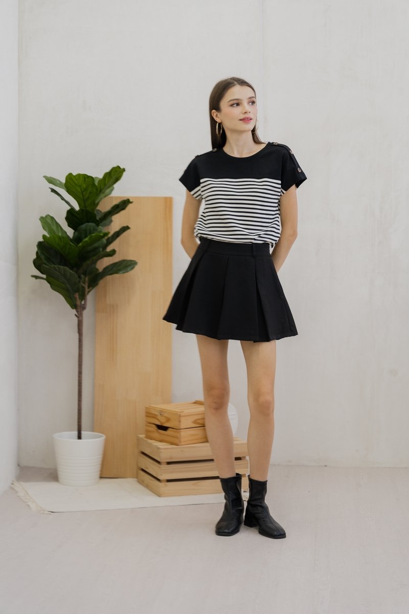 Ailani Pleated Skorts In Black (XS)