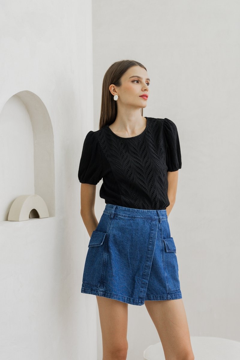 Petula Eyelet Knitted Top In Black (XS)
