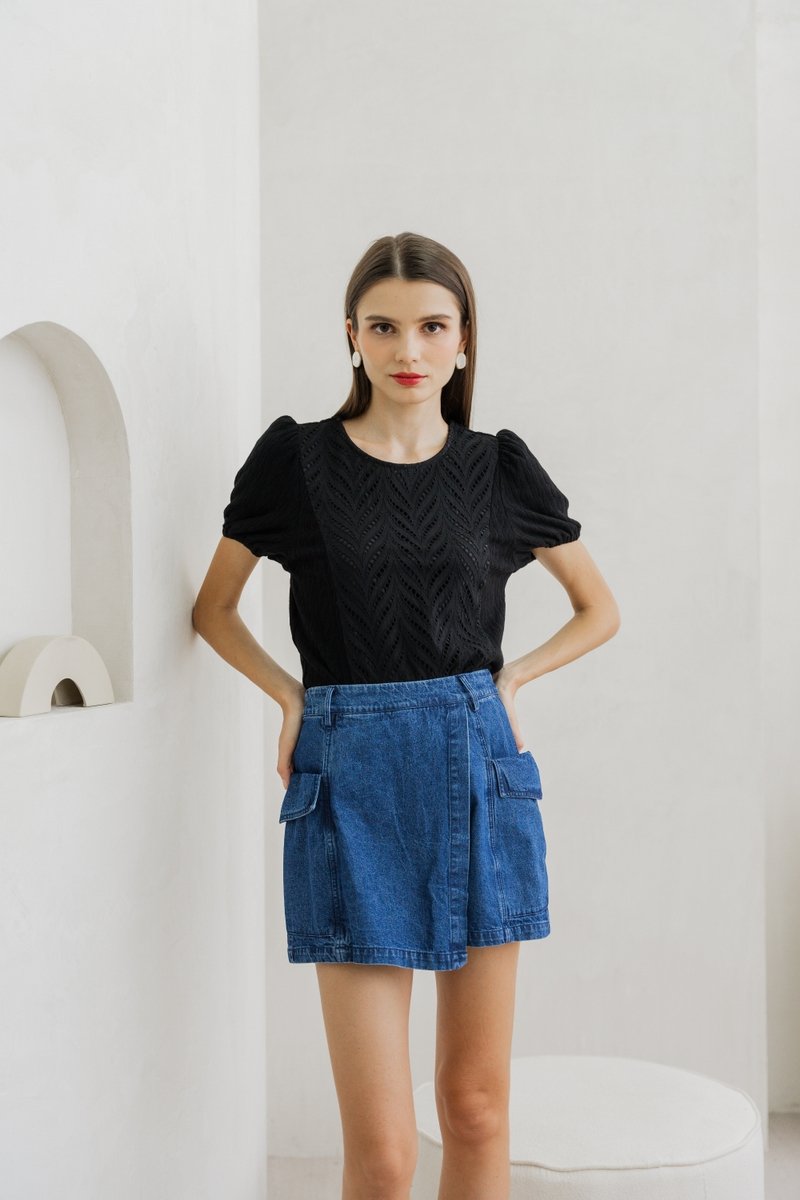 Petula Eyelet Knitted Top In Black (XS)