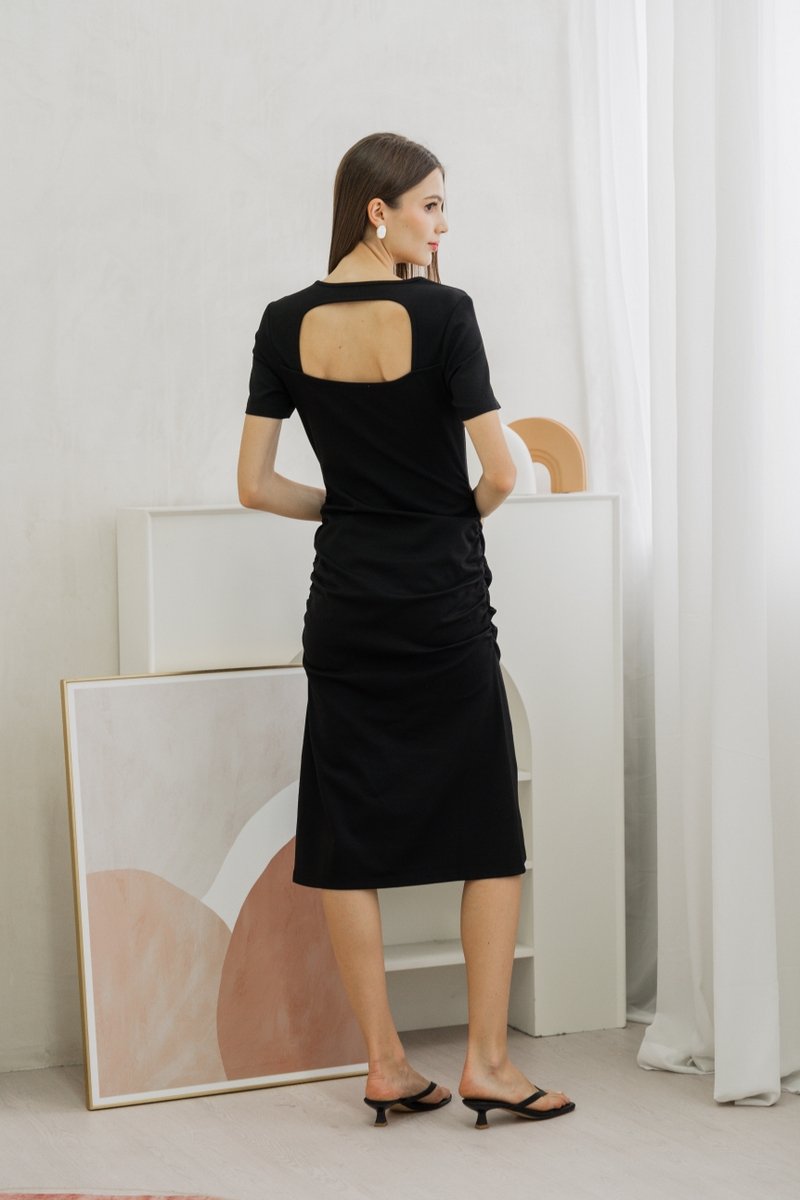 Jayda Padded Open Back Midi Dress In Black (XS)