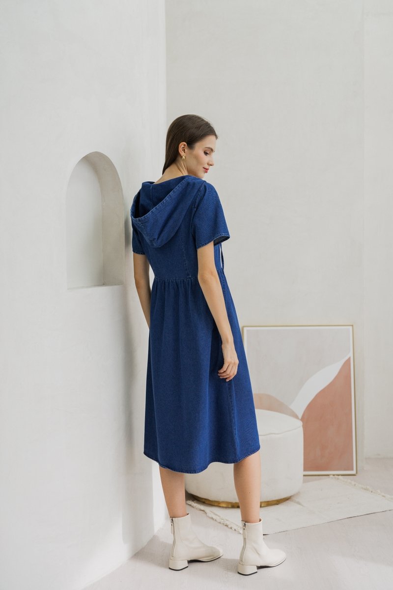 Celeste Hoodie Button Denim Midi Dress (XS)