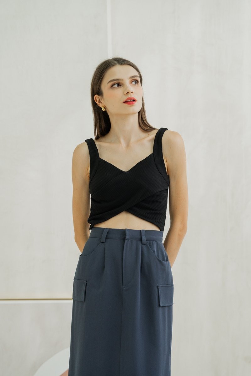 Giselle Padded Overlap Crop Top In Black (XS)