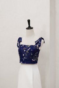 Aleena Self Tie Floral Crop Top In Navy