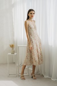 Sylvie Camisole Floral Midi Dress In Cream (XS)