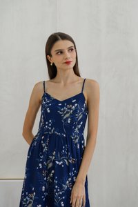 Aleena Floral Camisole Midi Dress In Navy (XS)