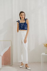 Aleena Self Tie Floral Crop Top In Navy