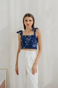 Aleena Self Tie Floral Crop Top In Navy