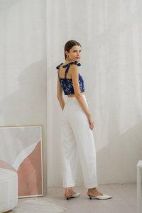 Aleena Self Tie Floral Crop Top In Navy