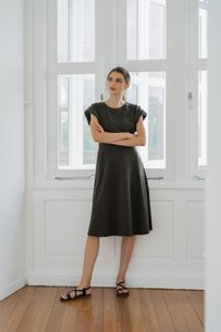 Libbie Cotton Midi Dress In Olive (XS)