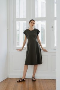 Libbie Cotton Midi Dress In Olive (XS)