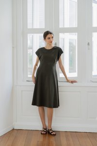 Libbie Cotton Midi Dress In Olive (XS)