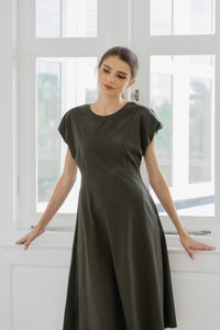 Libbie Cotton Midi Dress In Olive (XS)