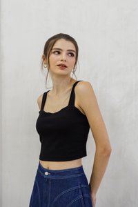 Angelica Padded Ribbed Crop Top In Black