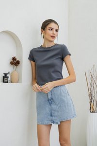 Braelynn Baby Tee In Gunmetal (XS)